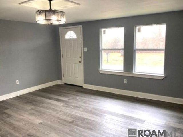 255 W 8th St, Vacherie, LA 70090