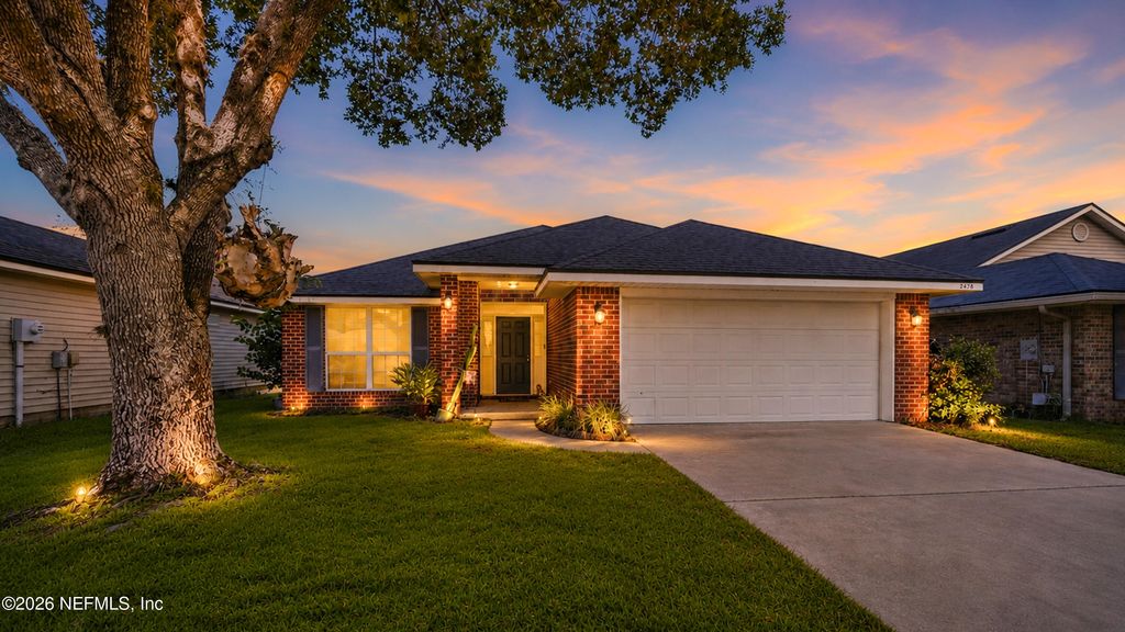 2478 CREEKFRONT Drive, Green Cove Springs, FL 32043