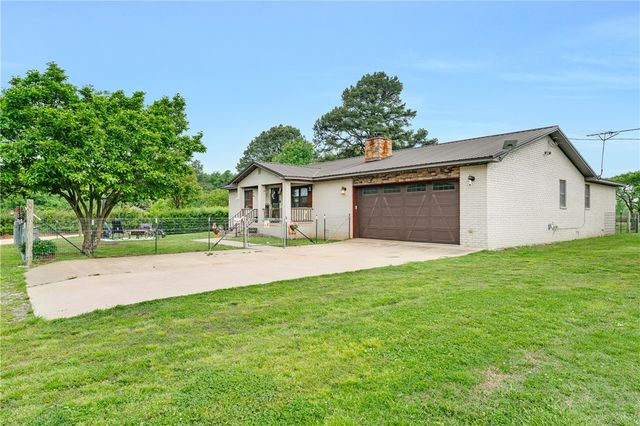 12170 Leonard Road, Gravette, AR 72736