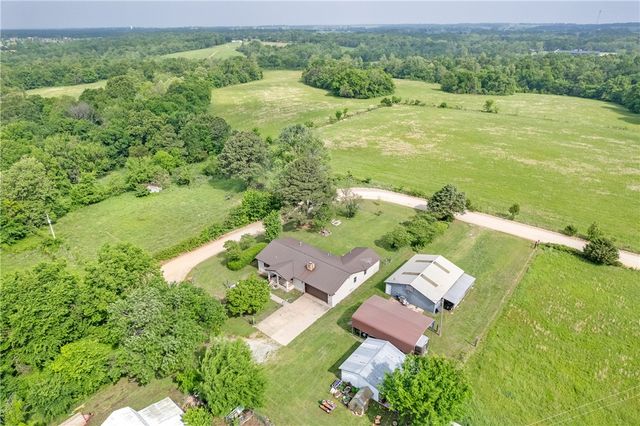 12170 Leonard Road, Gravette, AR 72736