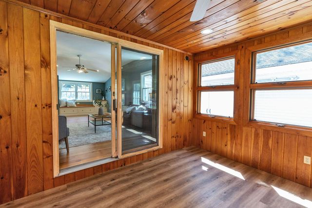 78 Meadowcrest Drive, Bedford, NH 03110