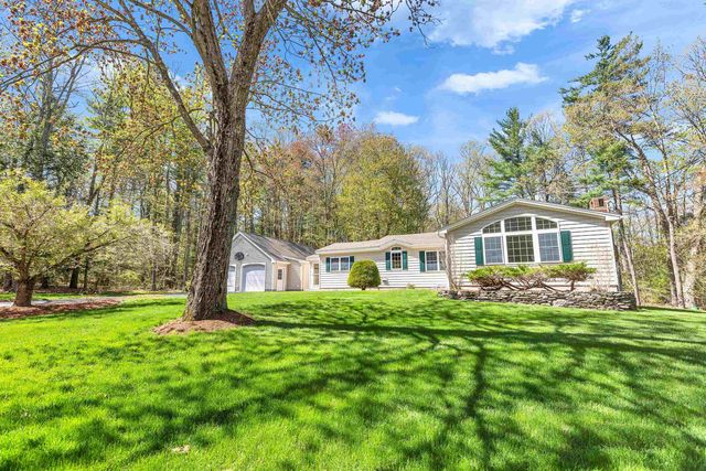 78 Meadowcrest Drive, Bedford, NH 03110