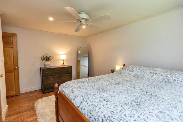 78 Meadowcrest Drive, Bedford, NH 03110