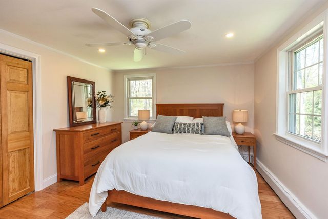 78 Meadowcrest Drive, Bedford, NH 03110
