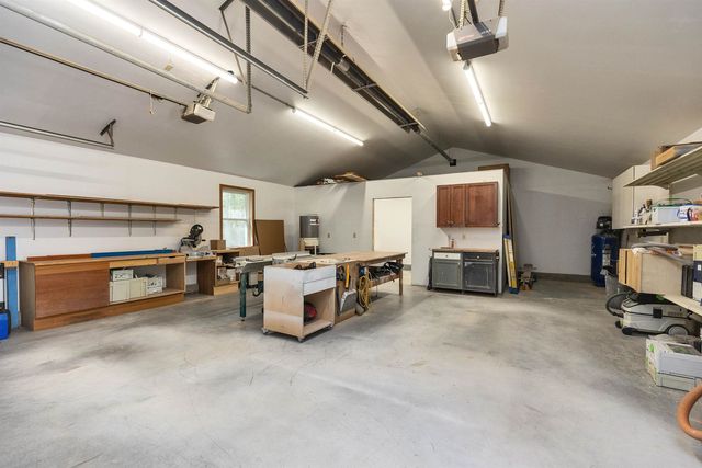 78 Meadowcrest Drive, Bedford, NH 03110