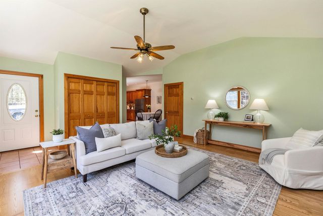78 Meadowcrest Drive, Bedford, NH 03110