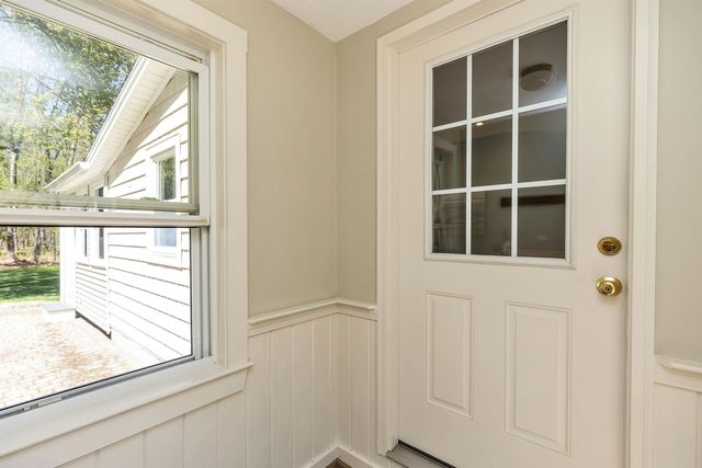 78 Meadowcrest Drive, Bedford, NH 03110
