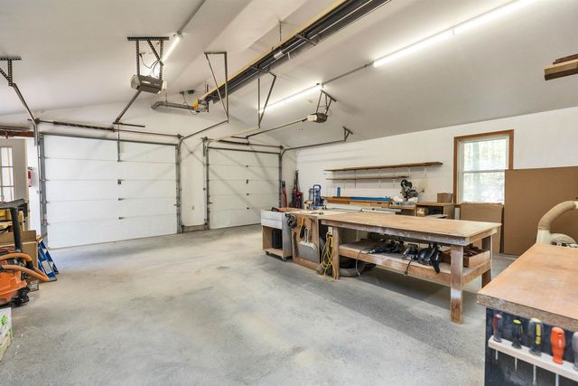 78 Meadowcrest Drive, Bedford, NH 03110