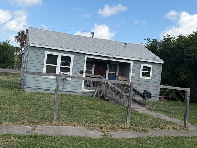 2525 Crews St, Corpus Christi, TX 78405
