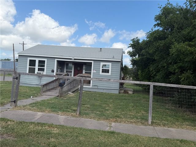 2525 Crews St, Corpus Christi, TX 78405