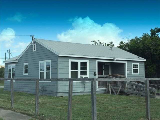 2525 Crews St, Corpus Christi, TX 78405