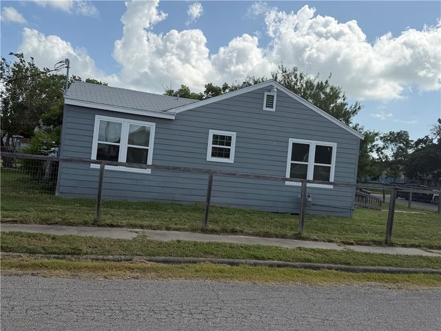 2525 Crews St, Corpus Christi, TX 78405