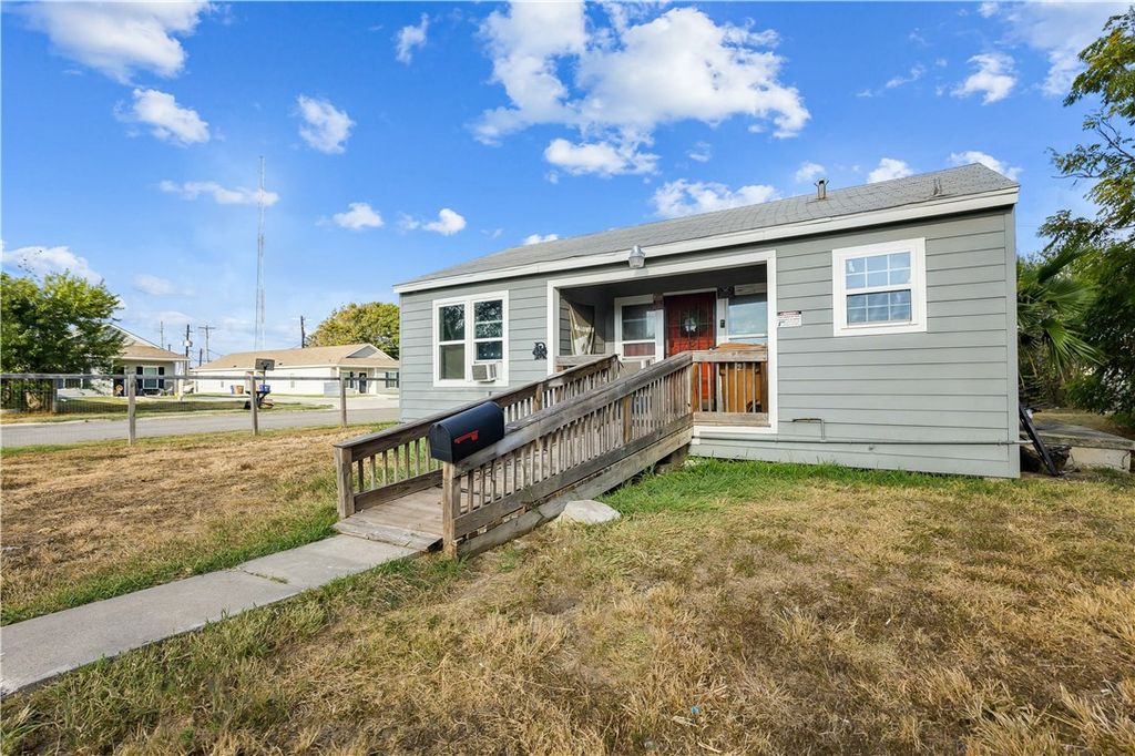 2525 Crews St, Corpus Christi, TX 78405 — photo 2