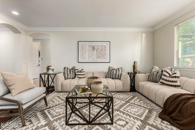 2491 E PENEDES Drive, Gilbert, AZ 85298