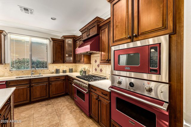 2491 E PENEDES Drive, Gilbert, AZ 85298