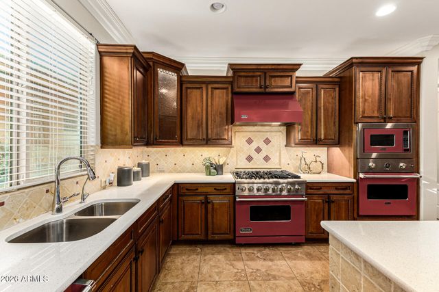 2491 E PENEDES Drive, Gilbert, AZ 85298