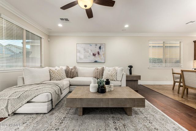 2491 E PENEDES Drive, Gilbert, AZ 85298