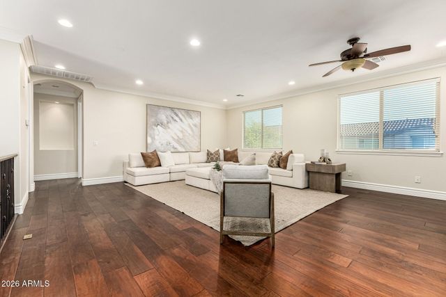 2491 E PENEDES Drive, Gilbert, AZ 85298