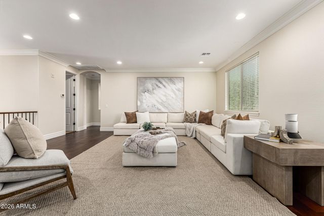 2491 E PENEDES Drive, Gilbert, AZ 85298