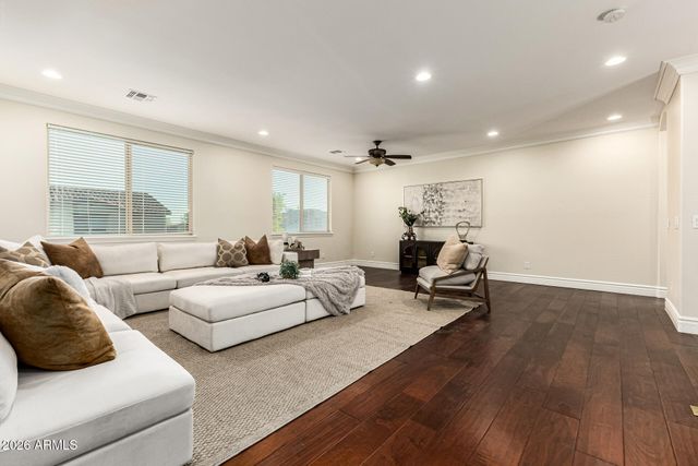 2491 E PENEDES Drive, Gilbert, AZ 85298