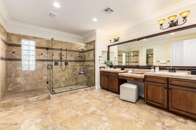 2491 E PENEDES Drive, Gilbert, AZ 85298