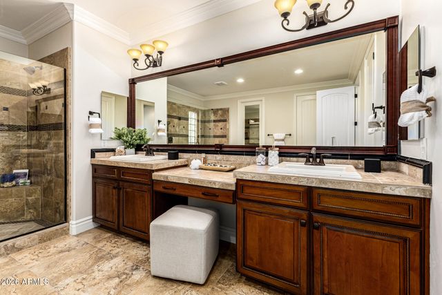 2491 E PENEDES Drive, Gilbert, AZ 85298