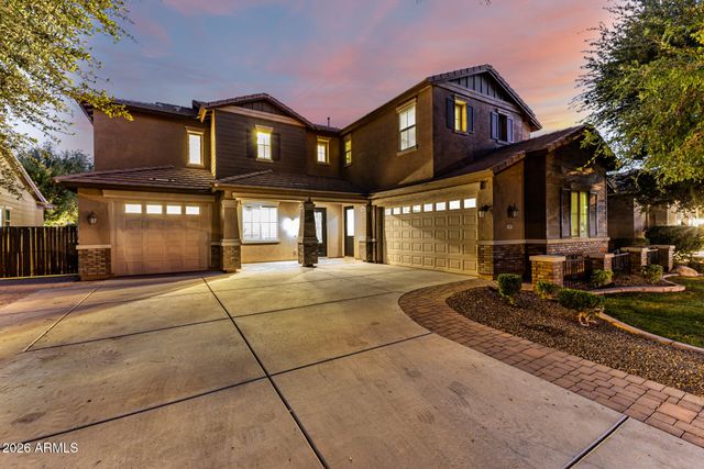 2491 E PENEDES Drive, Gilbert, AZ 85298