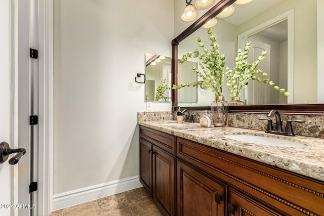 2491 E PENEDES Drive, Gilbert, AZ 85298