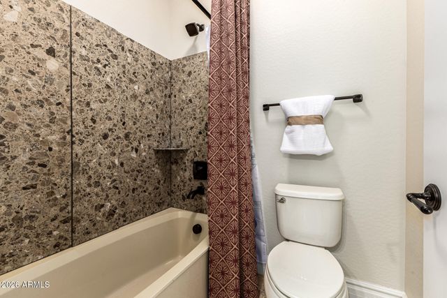 2491 E PENEDES Drive, Gilbert, AZ 85298