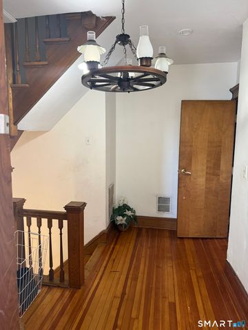 95 Ashley Street, Bridgeport, CT 06610