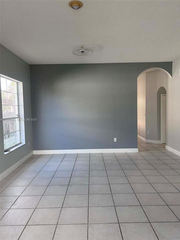 883 SW 142nd Pl, Miami, FL 33184