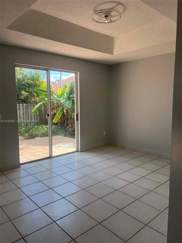 883 SW 142nd Pl, Miami, FL 33184