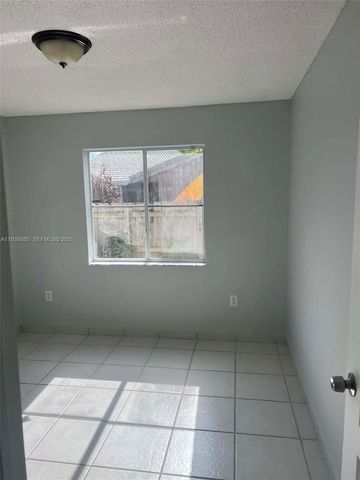 883 SW 142nd Pl, Miami, FL 33184