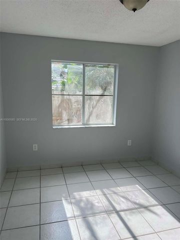 883 SW 142nd Pl, Miami, FL 33184