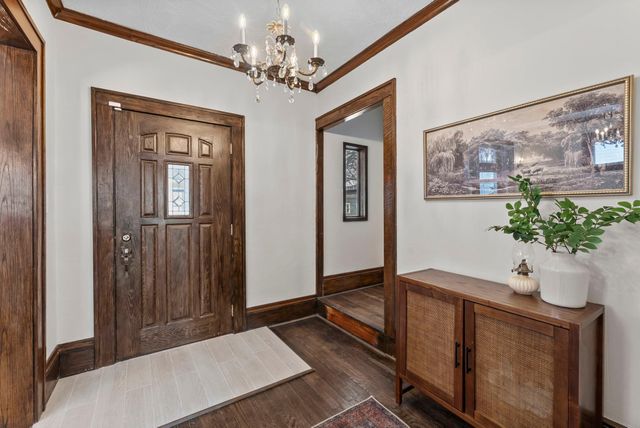 137 9th Avenue S, South Saint Paul, MN 55075