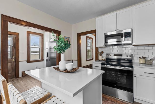 137 9th Avenue S, South Saint Paul, MN 55075