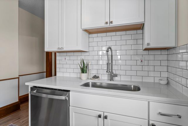 137 9th Avenue S, South Saint Paul, MN 55075