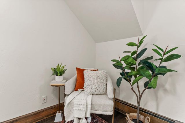 137 9th Avenue S, South Saint Paul, MN 55075