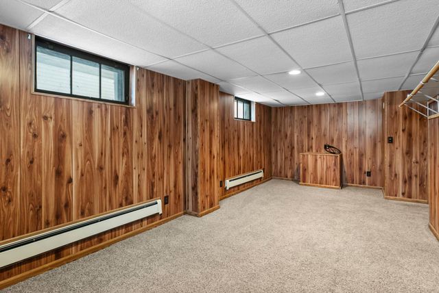 137 9th Avenue S, South Saint Paul, MN 55075