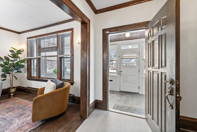 137 9th Avenue S, South Saint Paul, MN 55075