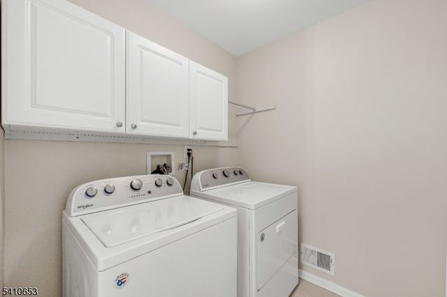 21 Dorchester Dr, Bernards Twp., NJ 07920