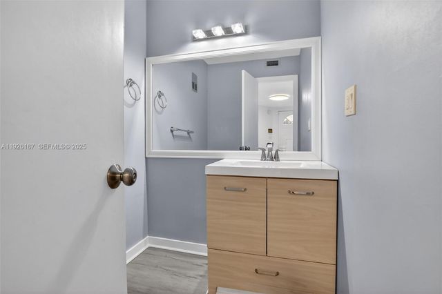 9703 N New River Canal Rd 103, Plantation, FL 33324