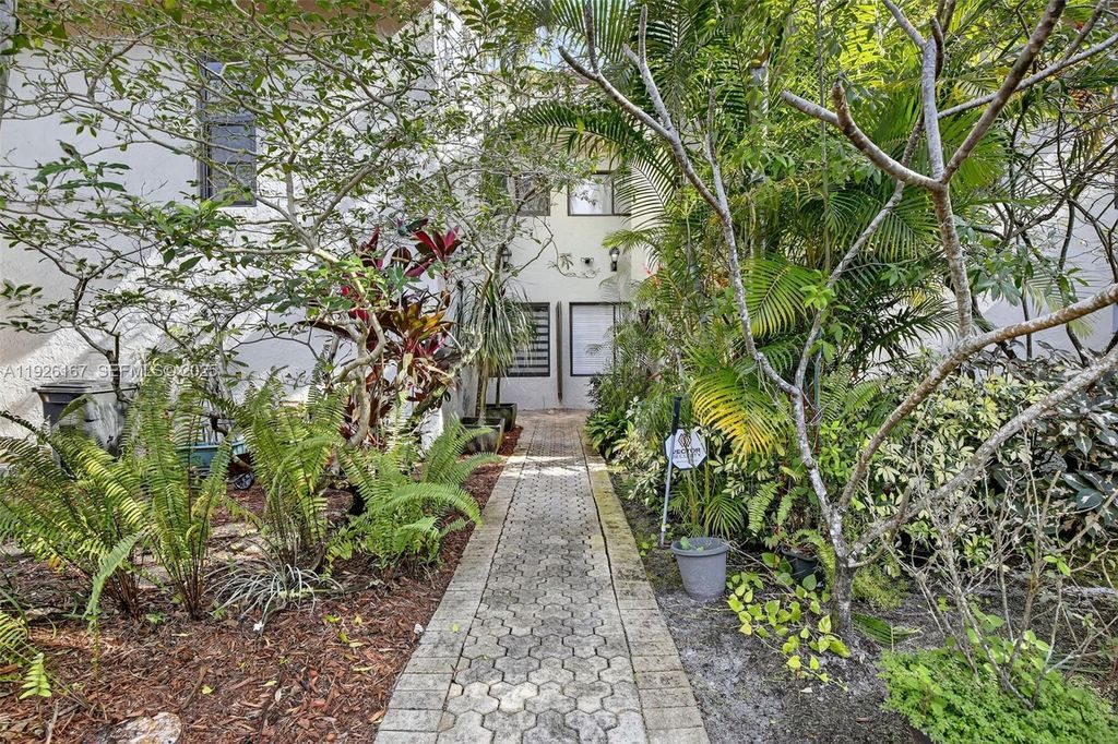 9703 N New River Canal Rd 103, Plantation, FL 33324