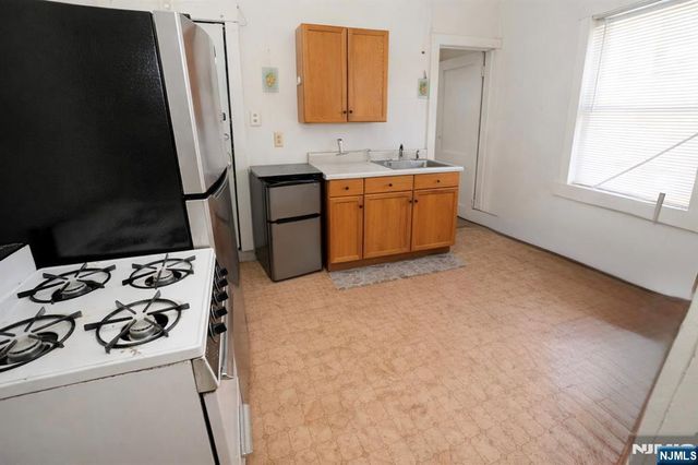 83 Jay Street, Newark, NJ 07103