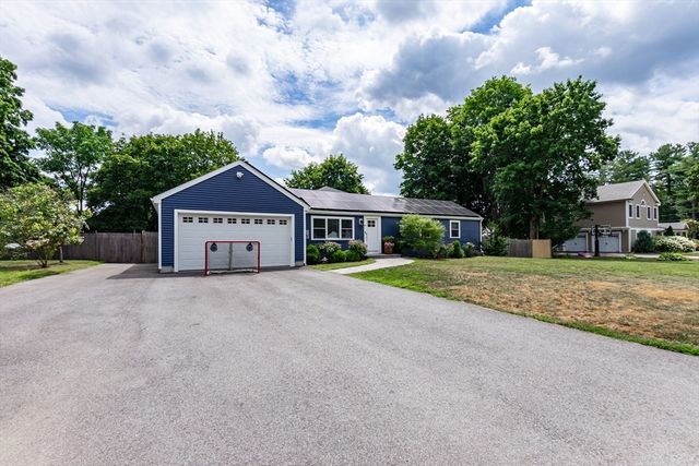 19 Edgell Dr, Framingham, MA 01701