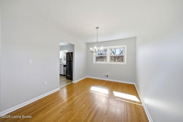 6914 Shareith Dr, Louisville, KY 40228