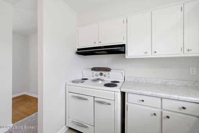 6914 Shareith Dr, Louisville, KY 40228