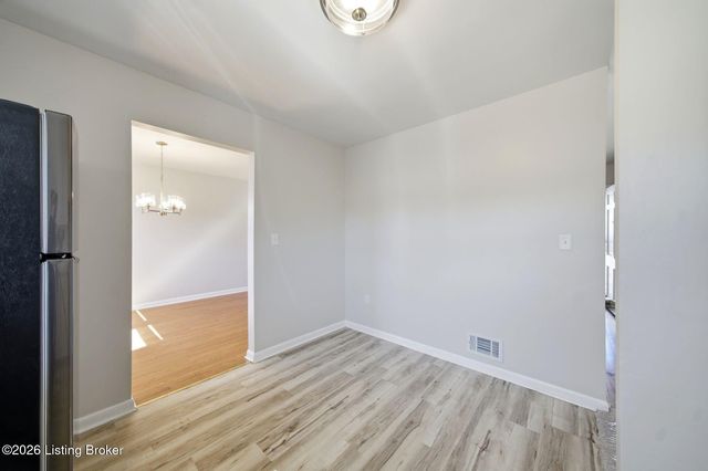 6914 Shareith Dr, Louisville, KY 40228