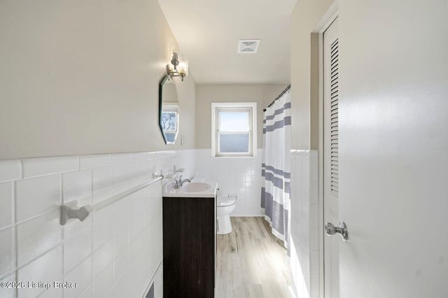 6914 Shareith Dr, Louisville, KY 40228