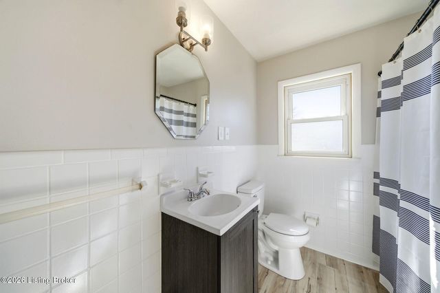 6914 Shareith Dr, Louisville, KY 40228